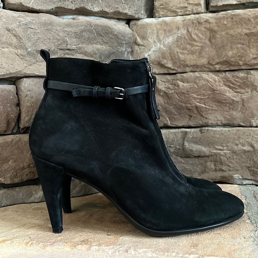 Ecco Shape 75 Sleek Ankle Boot / Black / SZ 39 or 8-8.5